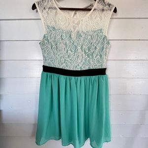 3/25 Mystic Teal/Cream Spring Dress